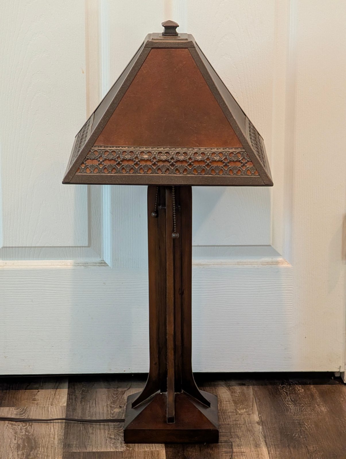 Craftsman-Style Table Lamp with Amber Shade — vintage relic from Dedstok Relics