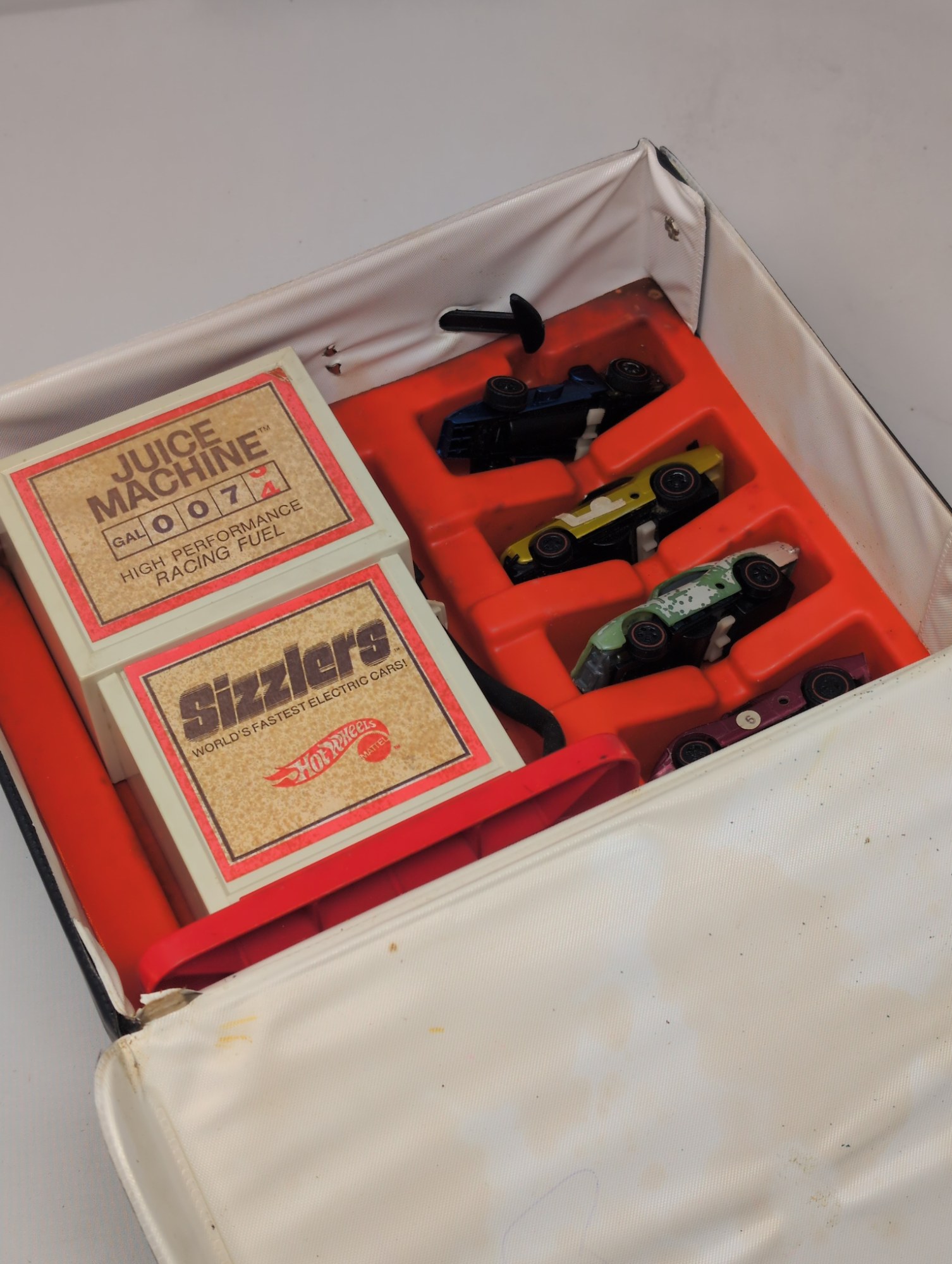 Sizzlers race case — vintage relic from Dedstok Relics