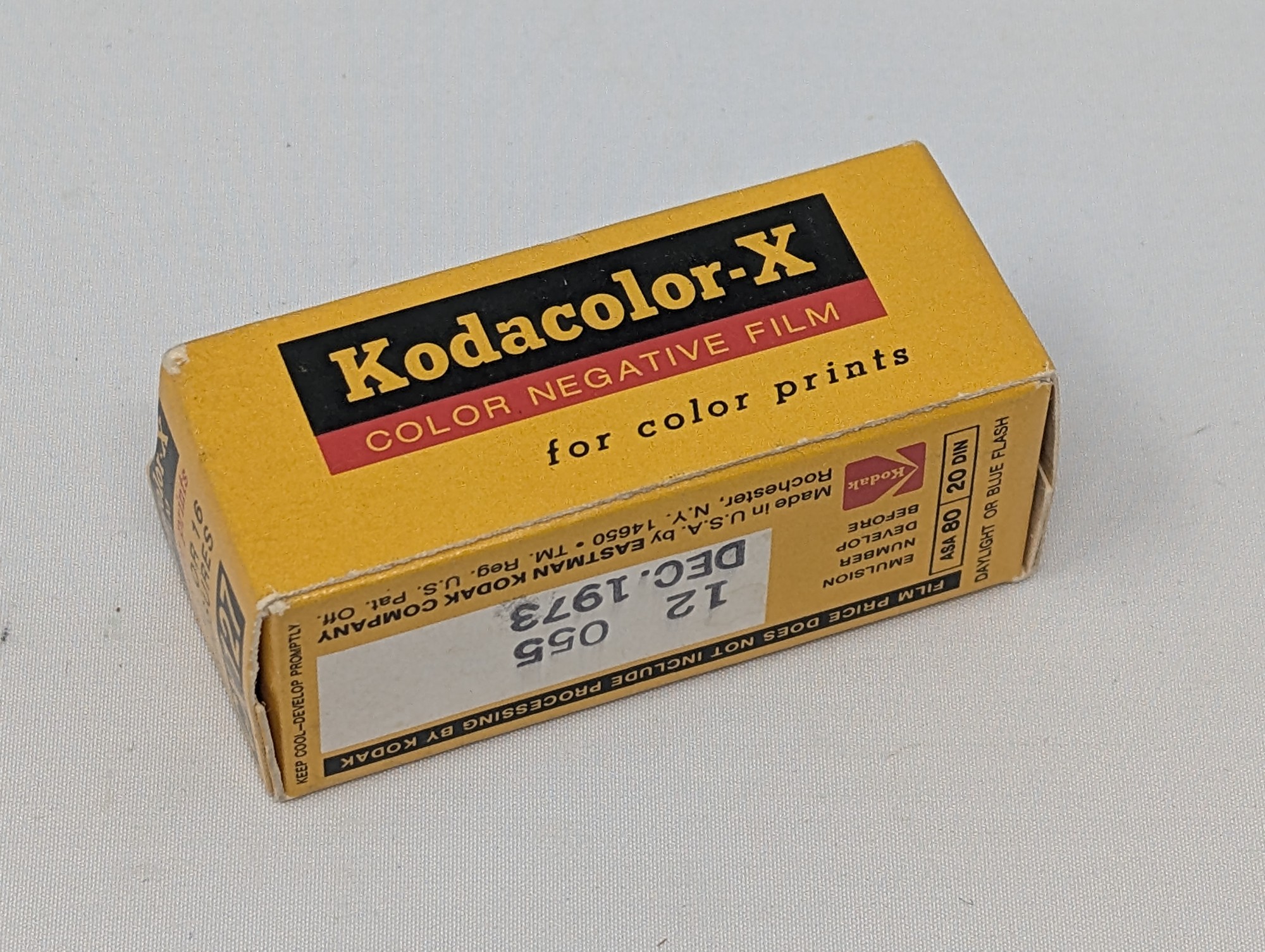 Vintage Kodak Kodacolor-X 120 Color Negative Film Box — Dec. 1973 — vintage relic from Dedstok Relics